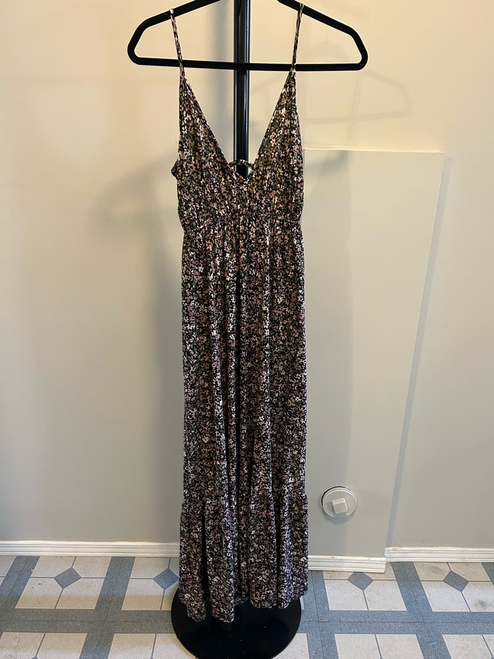 Women’s Floral Print Maxi Dress in Black, Pink & Green Size M